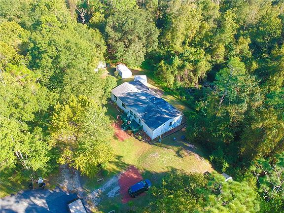 5th image of 15704 Vienna Dr