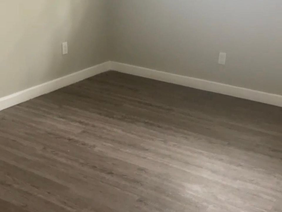 1st image of 623 N Oxford St #623