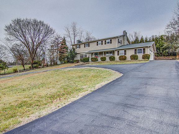 5th image of 360 Valley Dr