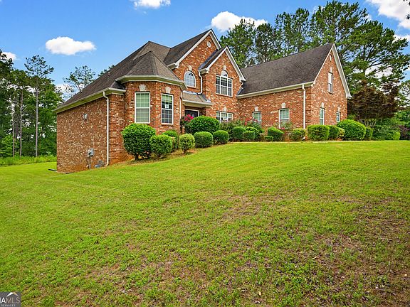 3rd image of 1423 Swiftwater Cir