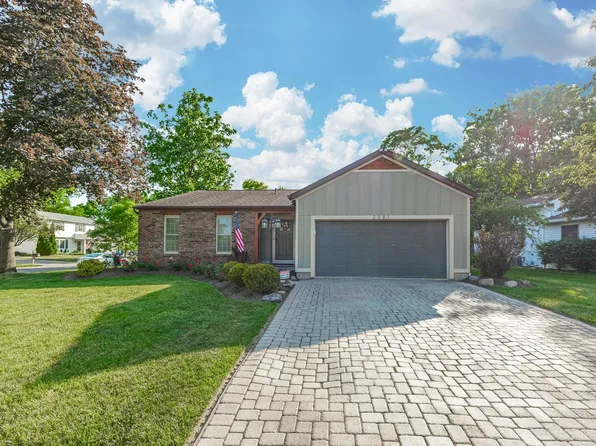 2081 Fox Hollow Dr, Columbus, OH 43228