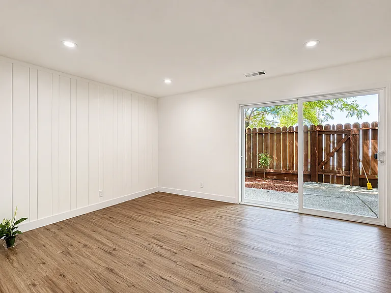 1409 Bel Air Dr #A — Photo 5