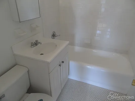 Rented by City Connections Realty | media 22