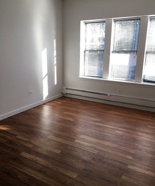 1st image of 542 N Pine Ave APT 106