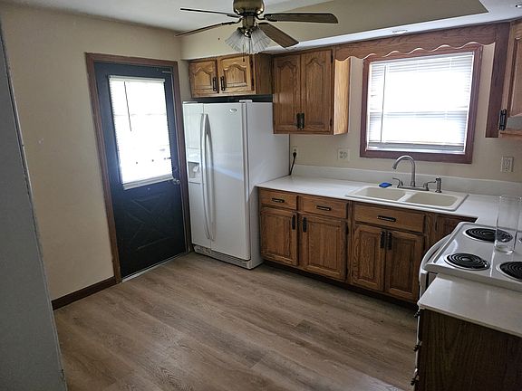 2nd image of 3626 Ferry Ave