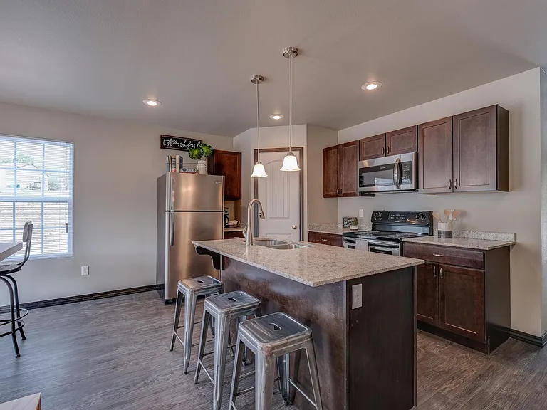 127 E Buchanan Rd — Photo 8