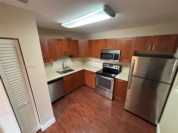 10521 Mahogany Key Cir APT 204, Miami, FL 33196