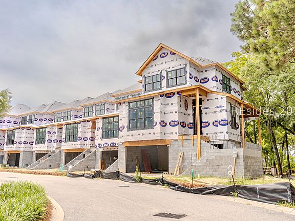 2nd image of 4 Grandview Ct #2