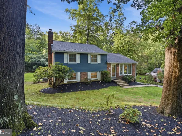 687 Brookwood Rd, Wayne, PA 19087