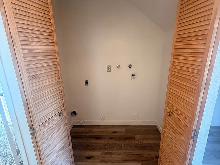 601 E Pine Ave — Photo 10