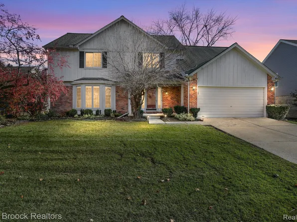 24596 Bramblewood Dr, Novi, MI 48374