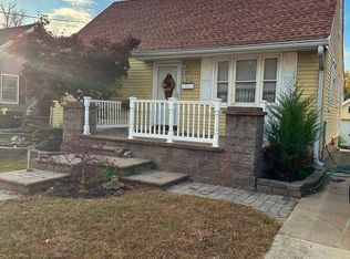 909 Clements Bridge Rd, Barrington, NJ 08007