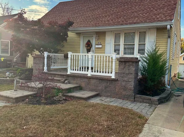 909 Clements Bridge Rd, Barrington, NJ 08007