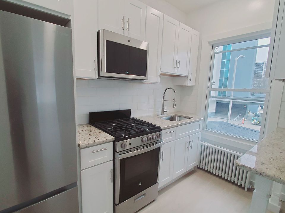 1st image of 1462 Summer St #2
