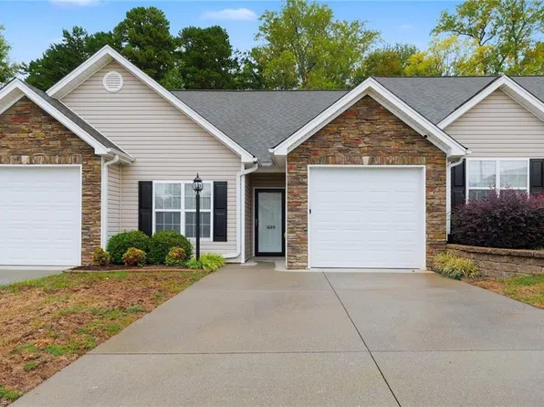 1689 Grand Springs Dr, Winston Salem, NC 27127