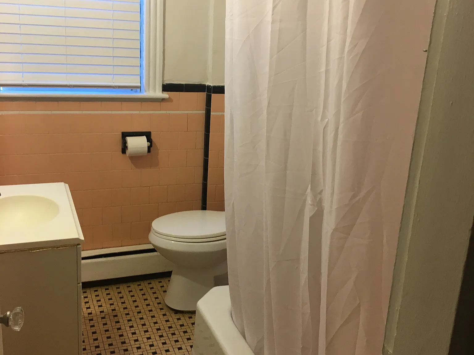 1 bed, 800 sqft, $1,400 — Photo 4