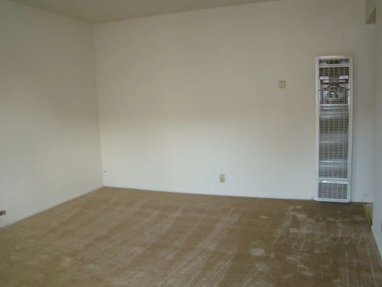 1378 Reeve St — Photo 2