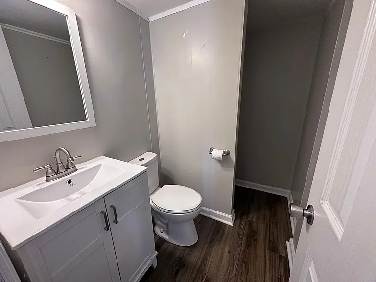 1124 Weston St — Photo 9