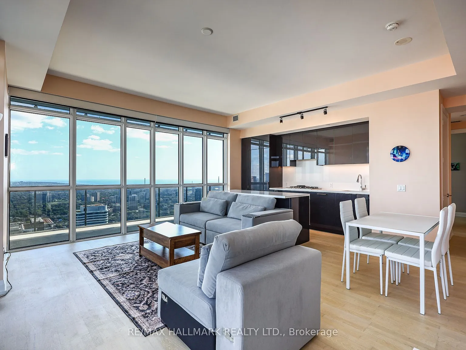3 bed, $4,800 — Photo 1