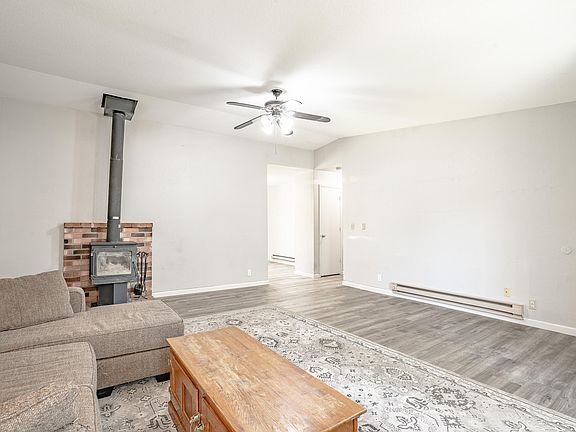 5th image of 635 Cameron Way