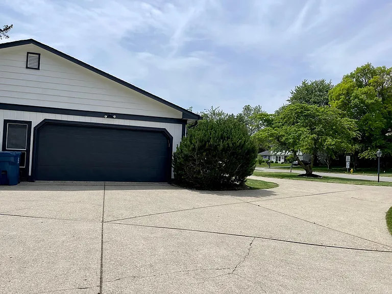 4719 Brookshire Pkwy — Photo 12