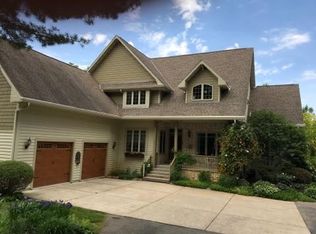 8523 N Stone Farm Rd, Edgerton, WI 53534