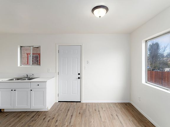 4th image of 2085 Franklin Ave