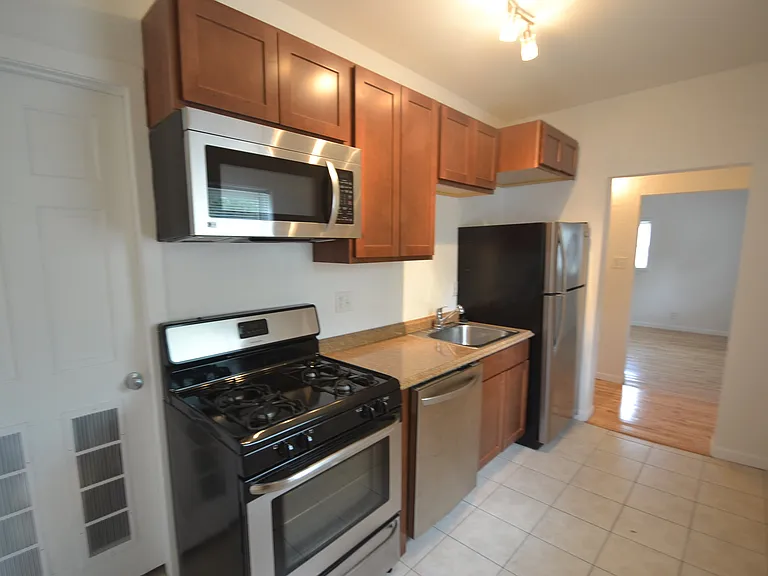 555 S Locust St #3 — Photo 22