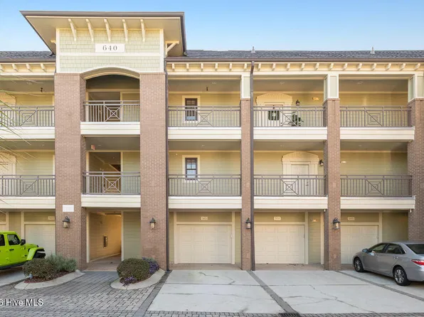 640 Village Park Drive #303, Wilmington, NC 28405