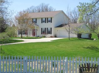 717 Regal Ridge Ct, Lisbon, IA 52253
