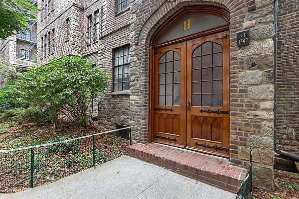 Sold by Corcoran | media 16