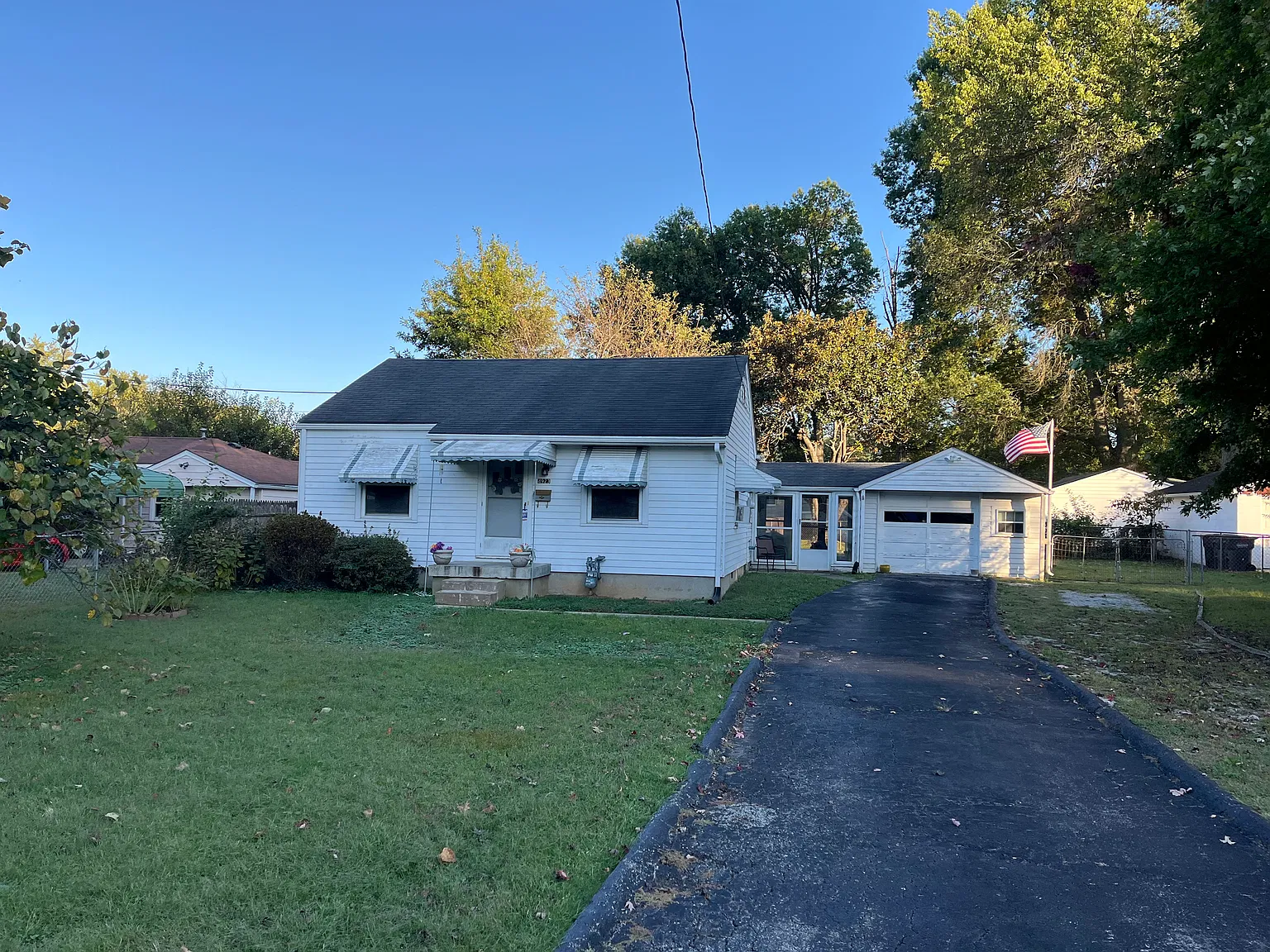 2 bed, 855 sqft, $1,300 — Photo 1