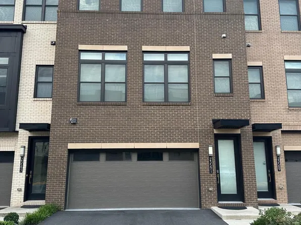 23591 Hopewell Manor Ter, Ashburn, VA 20148