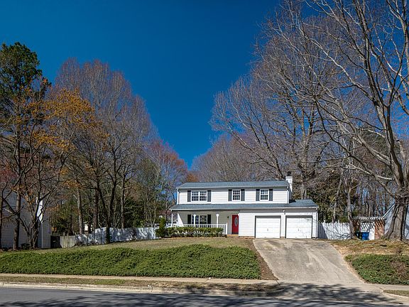 Street view, lots of trees and great shade in the summer!