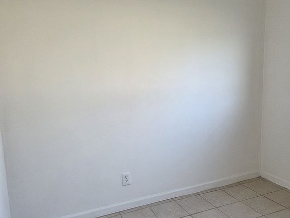 5th image of 342 Sheridan Dr