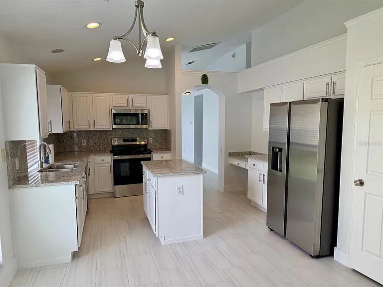 Falcon Point Dr — Photo 6