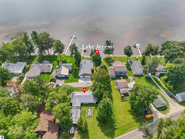 120 Kimel Dr, Cadillac, MI 49601