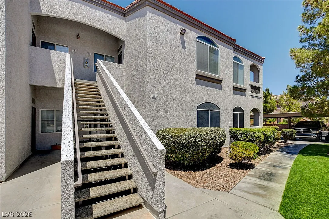 2 bed, 2.0 bath, 1042 sqft, $1,700 — Photo 1