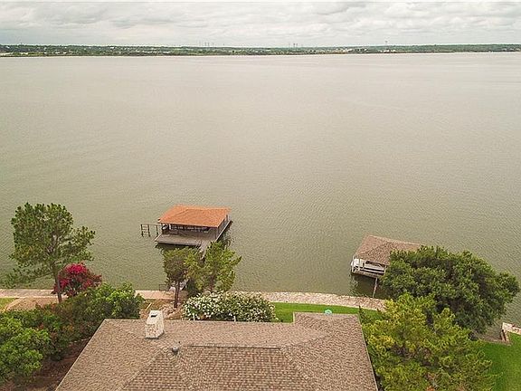 3rd image of 4207 Crescent Dr