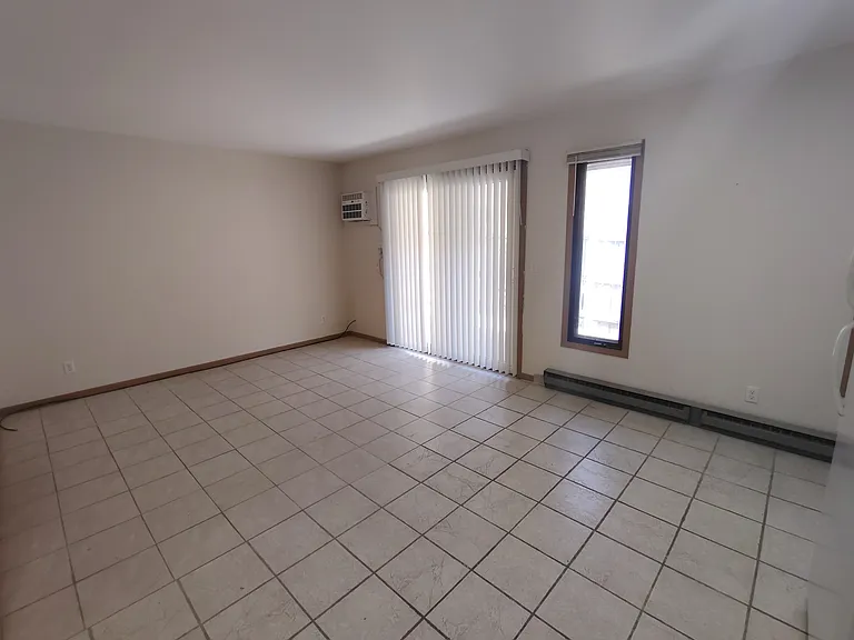 1209 Bennett St #6 — Photo 5
