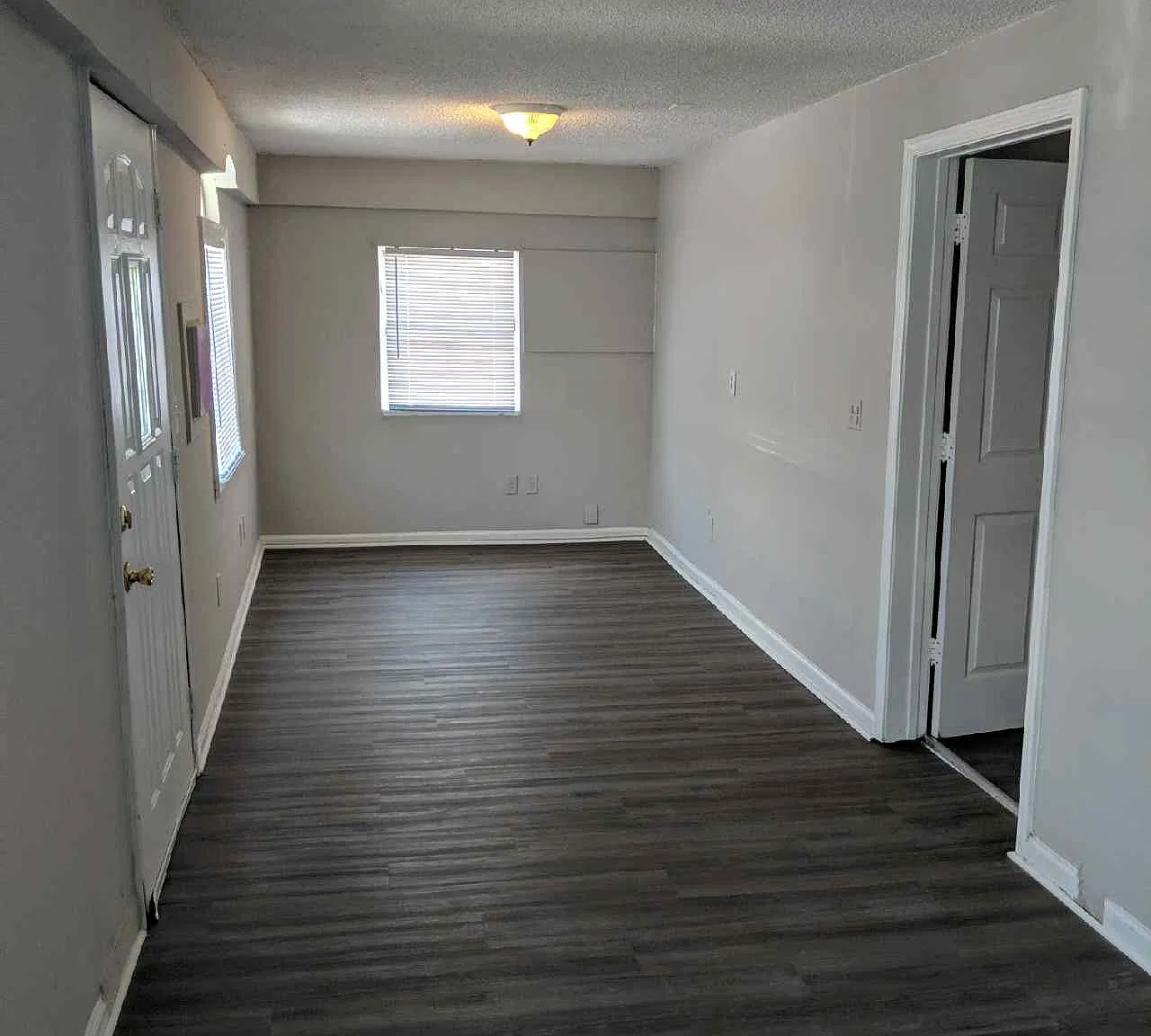 482 South Water Avenue - 2 — Photo 2