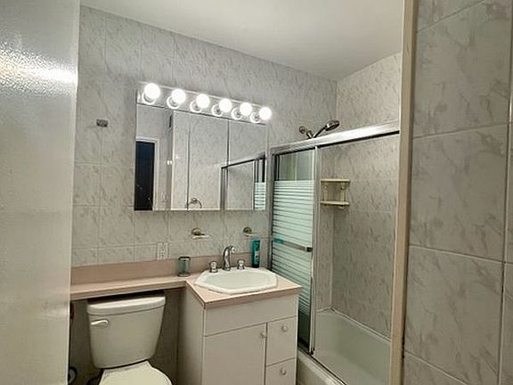 5th image of 2928 W 5th St #19A