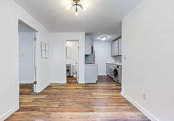 3rd image of 169 W 228th St #3C