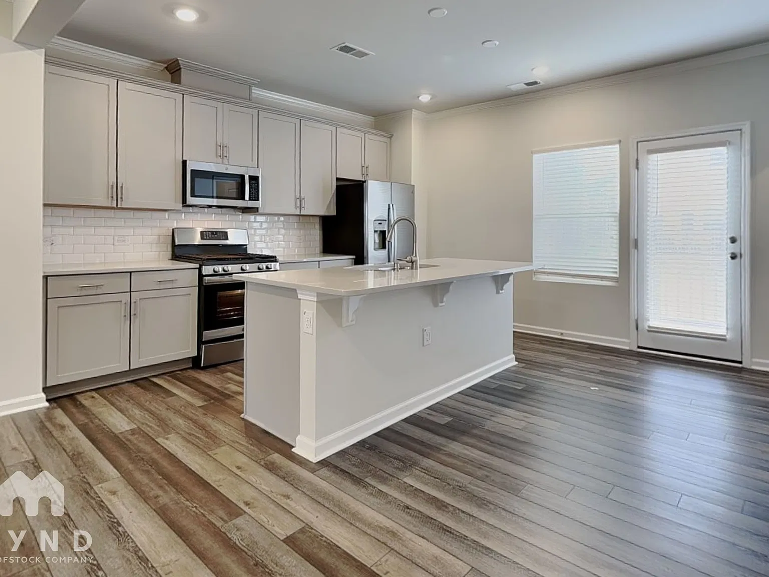 4 bed, 3.5 bath, 2179 sqft, $2,295 — Photo 4