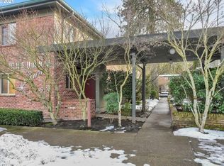 908 SW Gaines St APT 9, Portland, OR 97239
