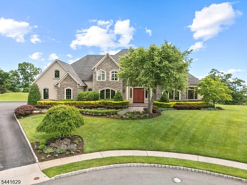 15 Adams Way