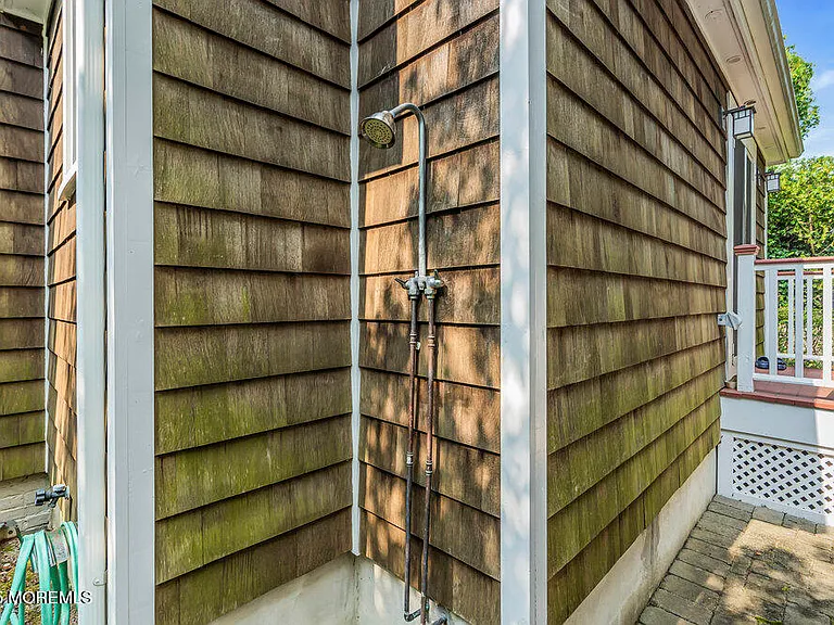 600 Saint Clair Ave — Photo 23