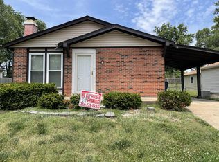 3015 Matlock Dr, Florissant, MO 63031