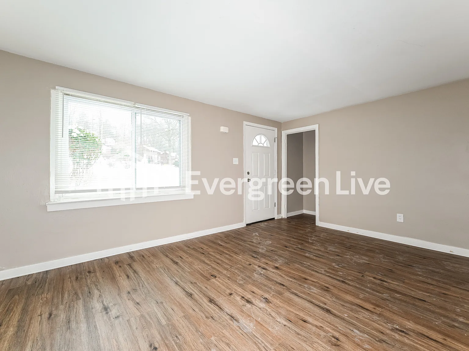 4 bed, 1.0 bath, 1125 sqft, $1,395 — Photo 4