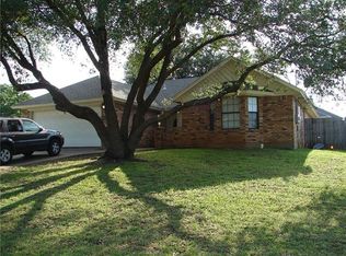 1100 Snowberry St, Cleburne, TX 76031